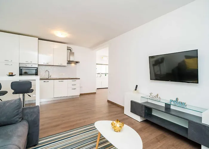 Marnic Blue Chill-one Bedroom B